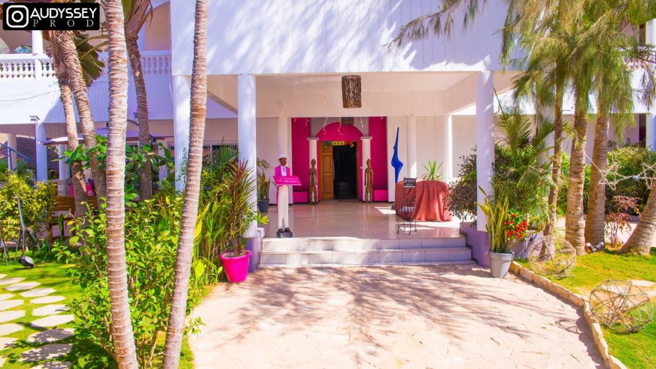 La Maison De Celine Hotel Dakar Buitenkant foto